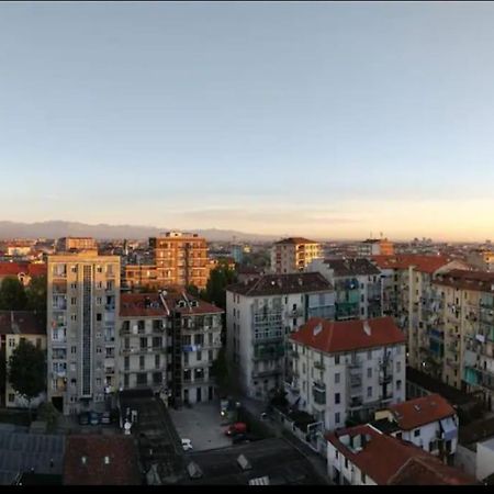 Amazing Apartment With View Near Metro Torino Esterno foto