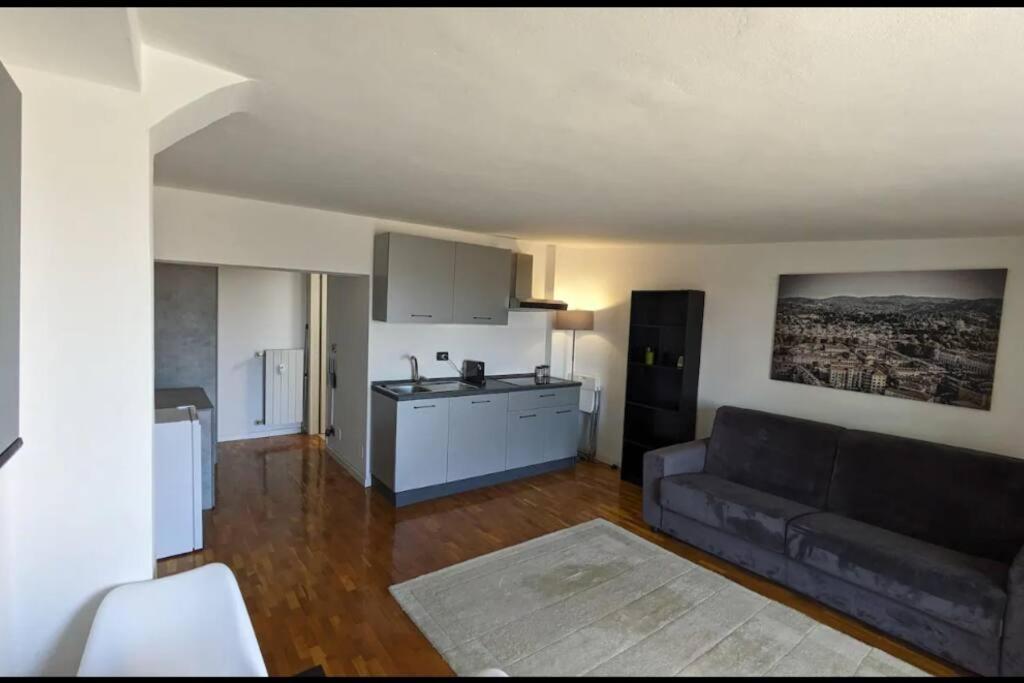 Amazing Apartment With View Near Metro Torino Esterno foto